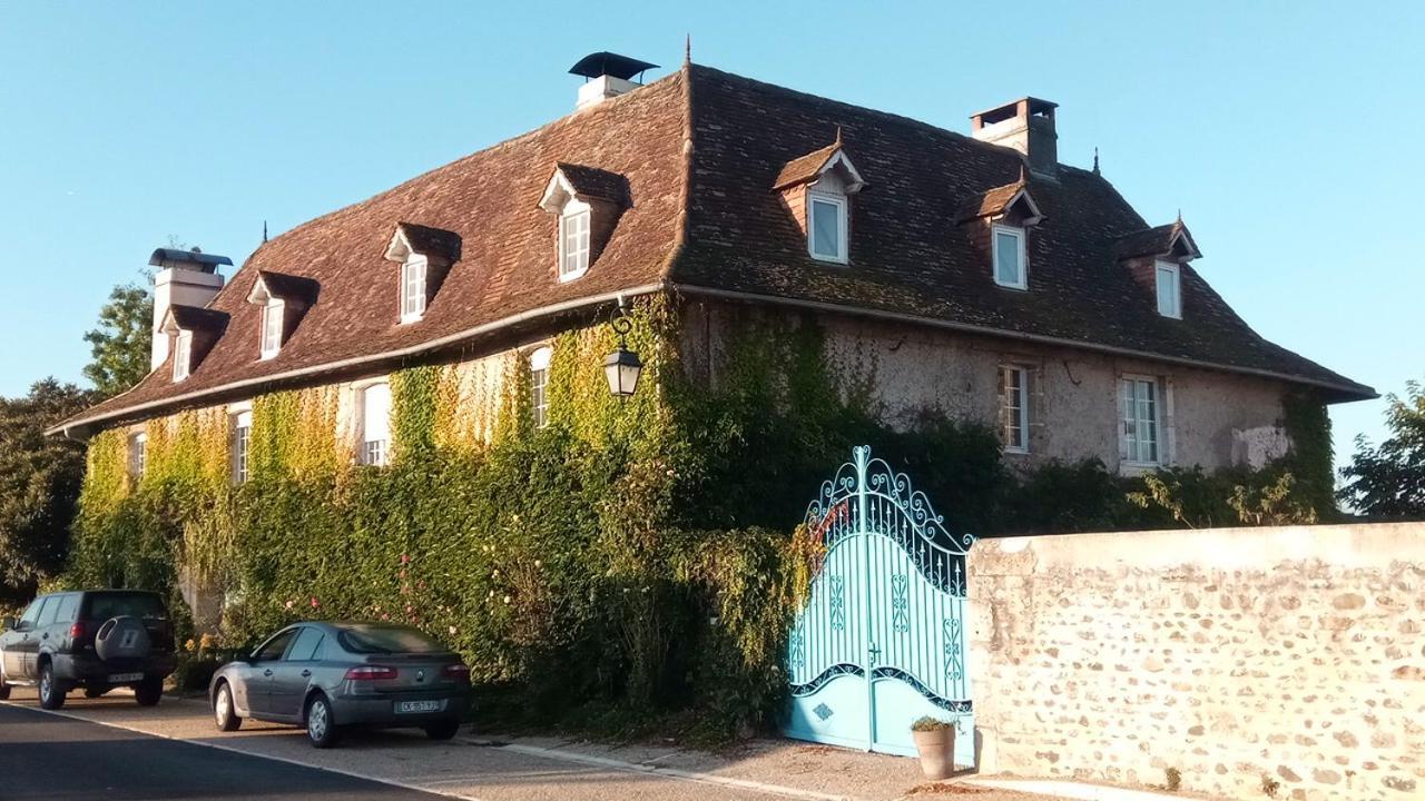 Maison Grandes Chambres avec cuisine -jardin -Terrasse-BBQ Bastanes Extérieur photo